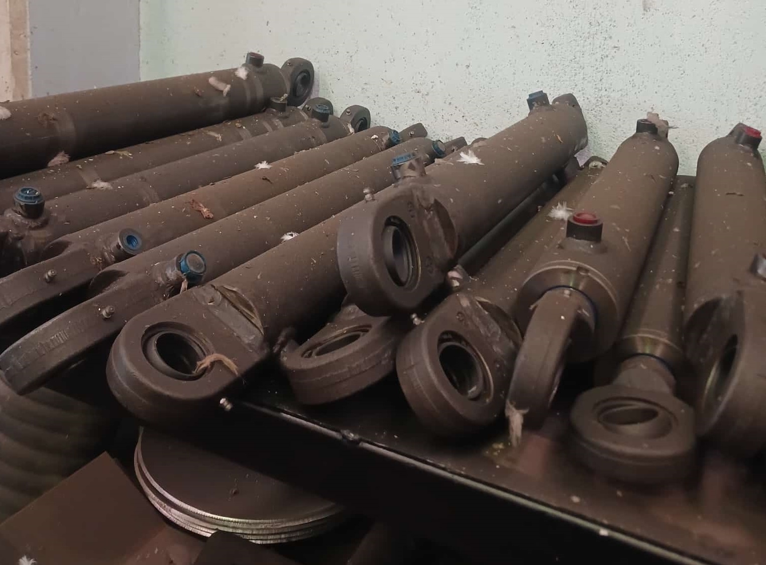 Kapak Kaldırma Pistonları