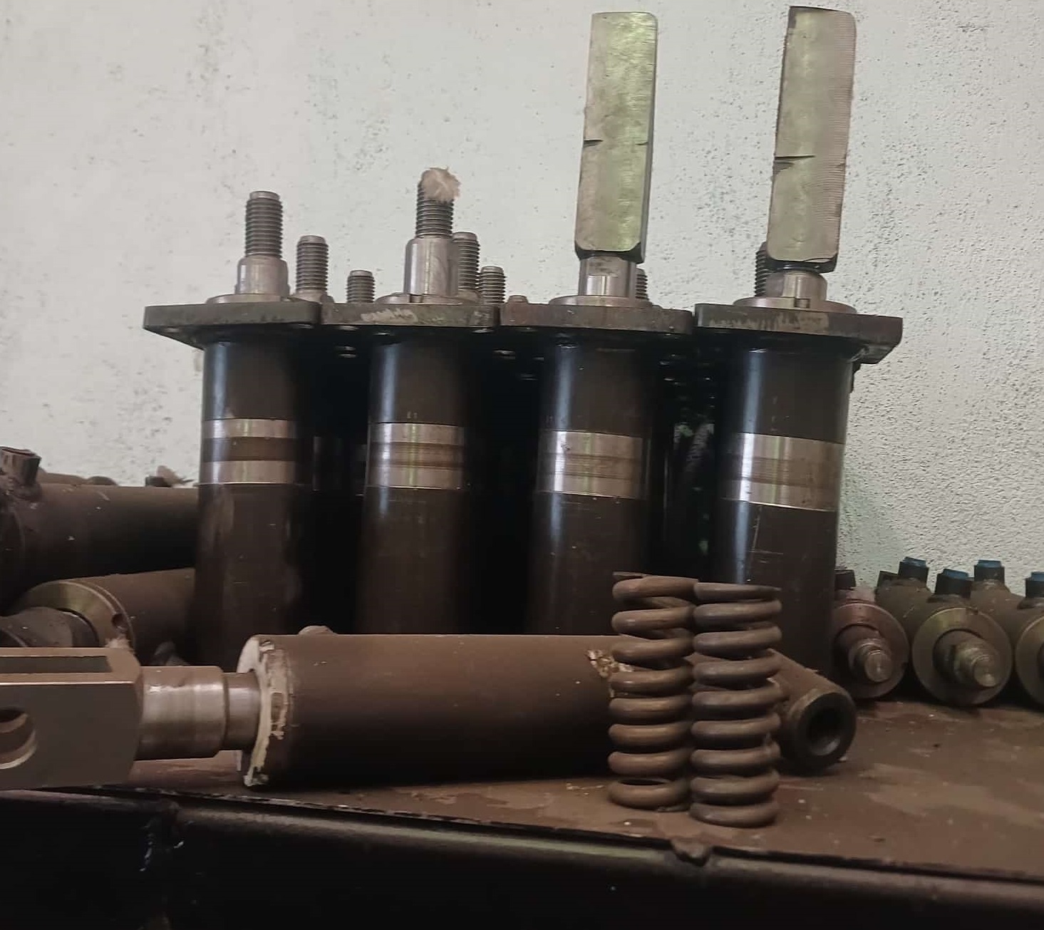 Kapak Kilit Pistonları